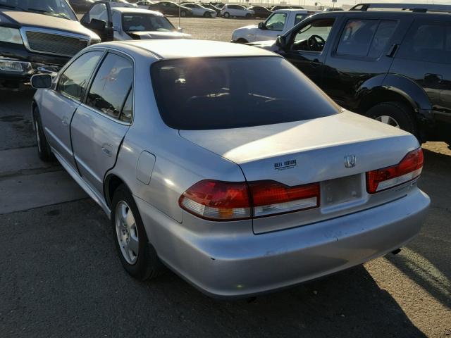 1HGCG16562A031544 - 2002 HONDA ACCORD EX SILVER photo 3