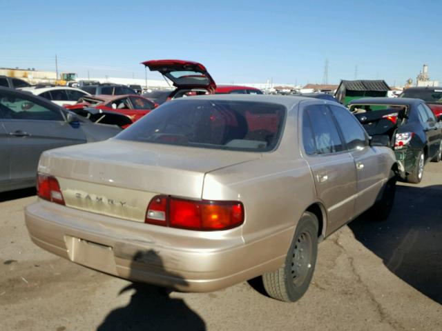 JT2BG12K4T0387366 - 1996 TOYOTA CAMRY DX GOLD photo 4