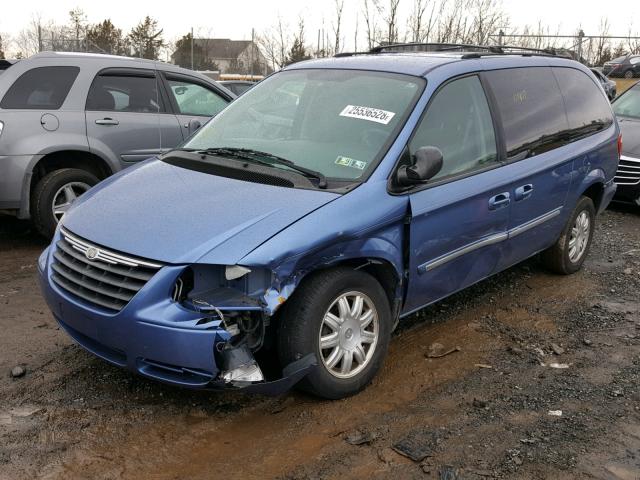 2A4GP54L17R211052 - 2007 CHRYSLER TOWN & COU BLUE photo 2