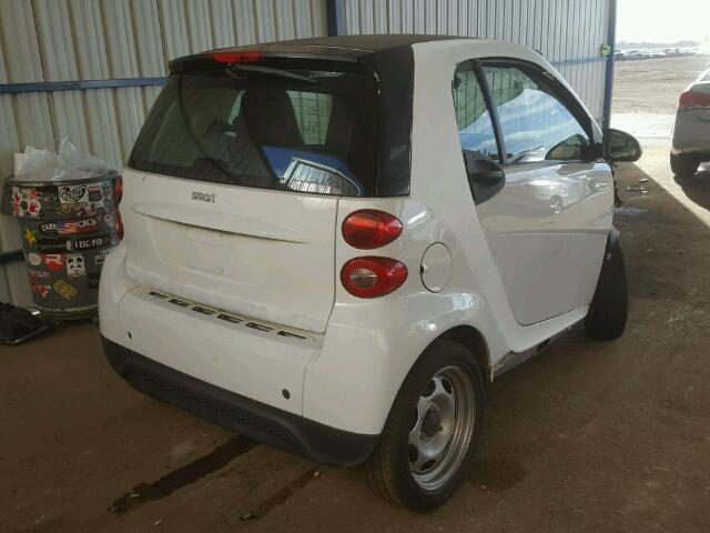 WMEEJ3BA4DK697209 - 2013 SMART FORTWO PUR WHITE photo 4