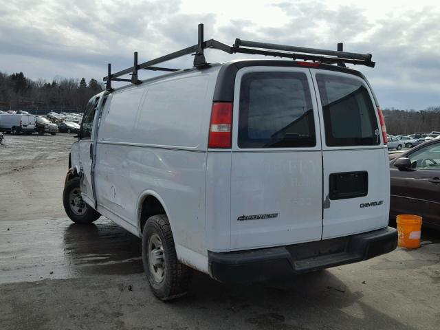 1GCGG25VX61198390 - 2006 CHEVROLET EXPRESS G2 WHITE photo 3