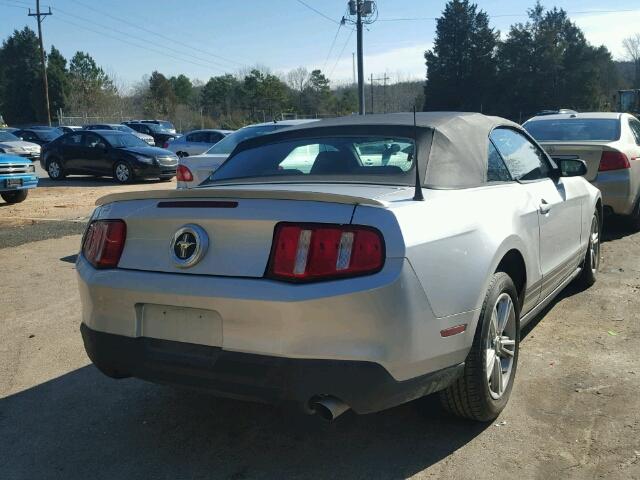 1ZVBP8EN7A5167870 - 2010 FORD MUSTANG SILVER photo 4