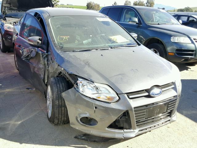 1FAHP3H29CL142202 - 2012 FORD FOCUS SEL GOLD photo 1