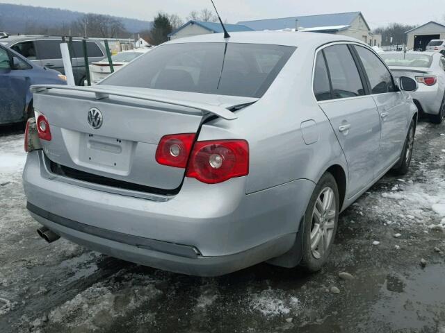 3VWEF71K47M178527 - 2007 VOLKSWAGEN JETTA WOLF SILVER photo 4