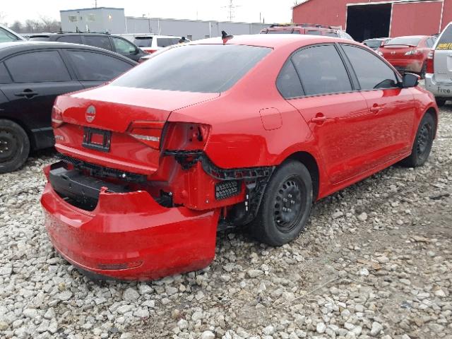 3VW2K7AJ9FM325994 - 2015 VOLKSWAGEN JETTA BASE RED photo 4