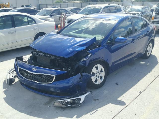 3KPFK4A7XHE158856 - 2017 KIA FORTE LX BLUE photo 2