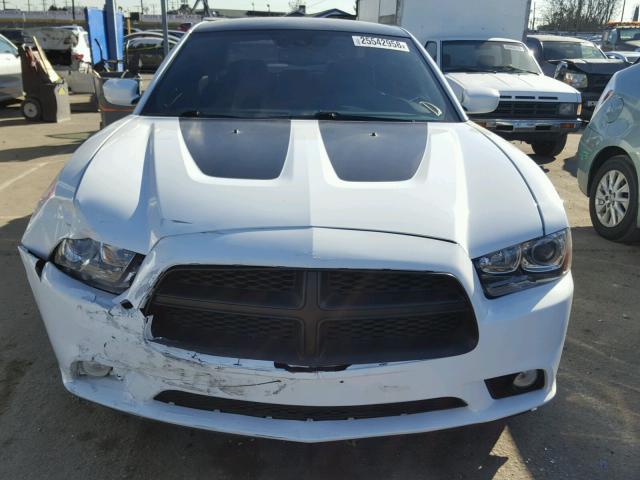 2C3CDXCT0DH701899 - 2013 DODGE CHARGER R/ WHITE photo 9