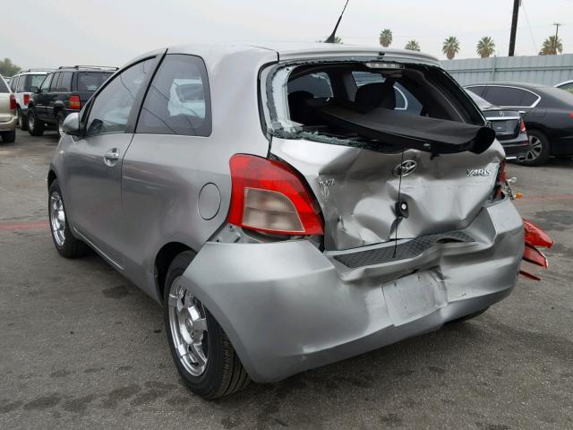 JTDJT923075063488 - 2007 TOYOTA YARIS SILVER photo 3