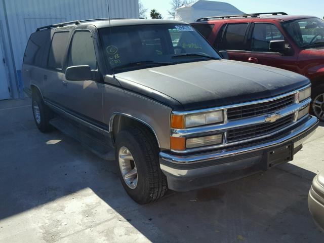 1GNEC16R7TJ377441 - 1996 CHEVROLET SUBURBAN C BROWN photo 1