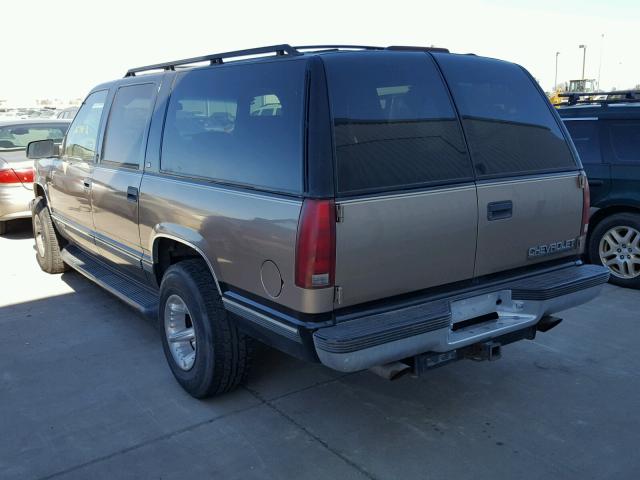 1GNEC16R7TJ377441 - 1996 CHEVROLET SUBURBAN C BROWN photo 3