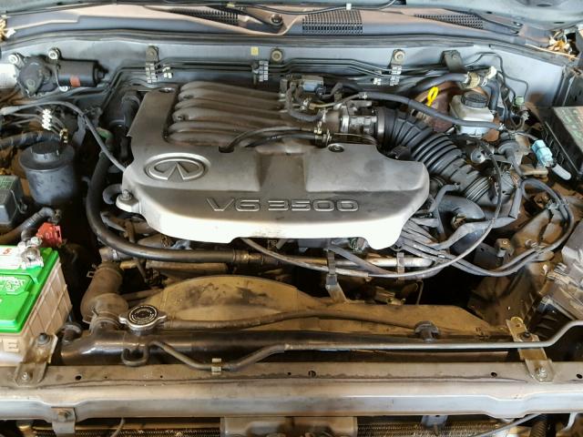 JNRDR09Y81W225202 - 2001 INFINITI QX4 SILVER photo 9