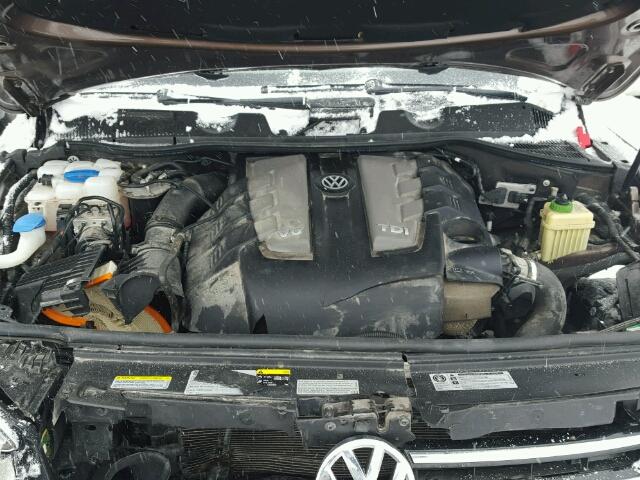 WVGEP9BP2ED010606 - 2014 VOLKSWAGEN TOUAREG V6 BROWN photo 7