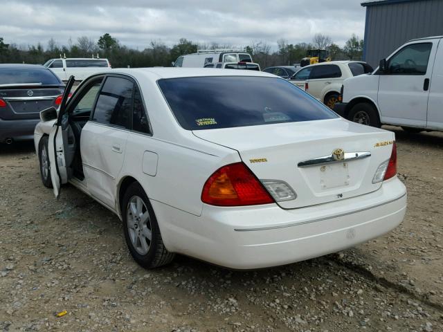 4T1BF28B2YU010392 - 2000 TOYOTA AVALON XL WHITE photo 3