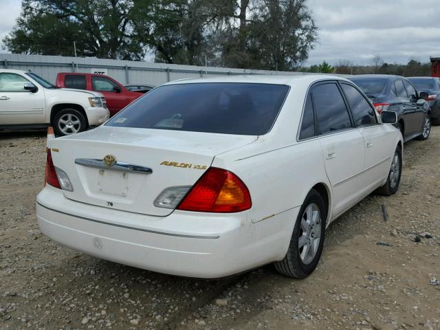 4T1BF28B2YU010392 - 2000 TOYOTA AVALON XL WHITE photo 4