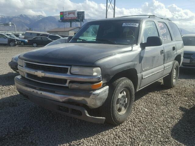 1GNEK13T4YJ160617 - 2000 CHEVROLET TAHOE K150 GRAY photo 2