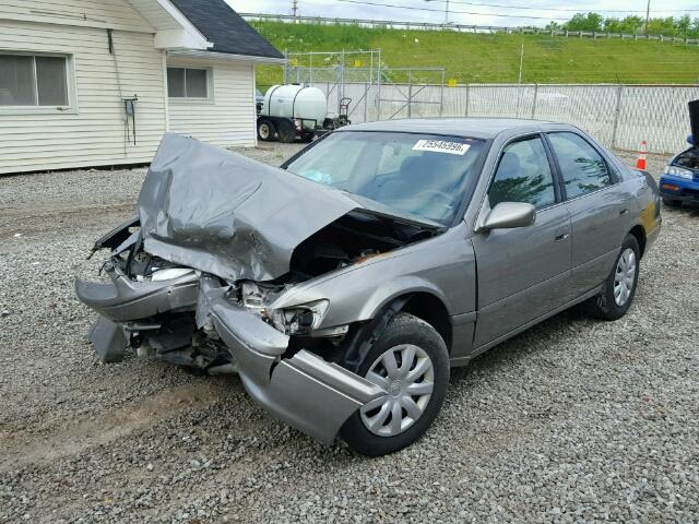 4T1BG22K6YU677844 - 2000 TOYOTA CAMRY CE GRAY photo 2