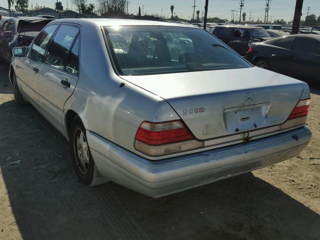 WDBGA51G1WA380357 - 1998 MERCEDES-BENZ S 500 SILVER photo 3