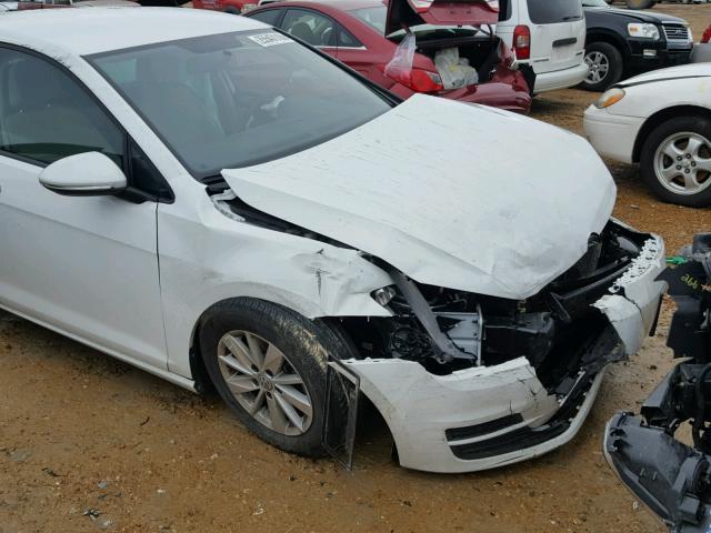 3VW217AU7HM060055 - 2017 VOLKSWAGEN GOLF S WHITE photo 9