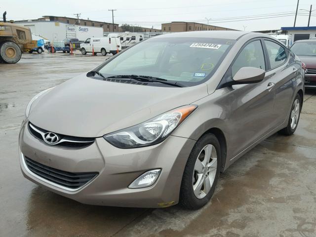 5NPDH4AE8DH436843 - 2013 HYUNDAI ELANTRA GL TAN photo 2