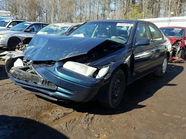 4T1BG22K7WU388971 - 1998 TOYOTA CAMRY CE GREEN photo 2