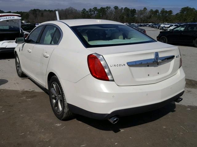 1LNHM93RX9G620571 - 2009 LINCOLN MKS WHITE photo 3