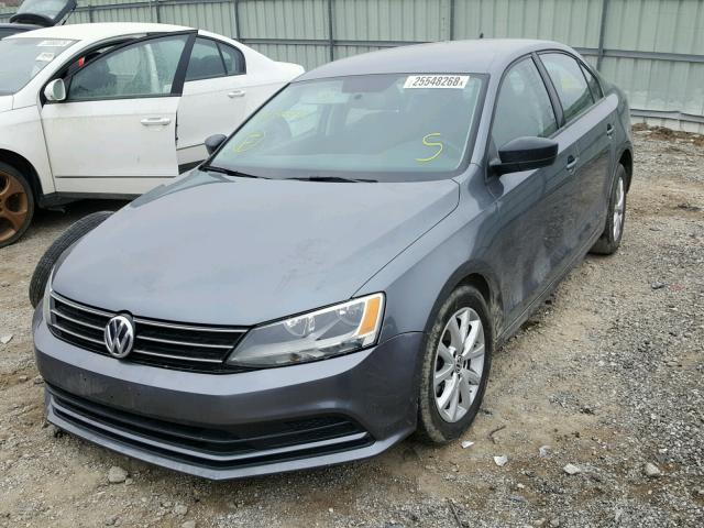 3VWD17AJ5FM319492 - 2015 VOLKSWAGEN JETTA SE GRAY photo 2