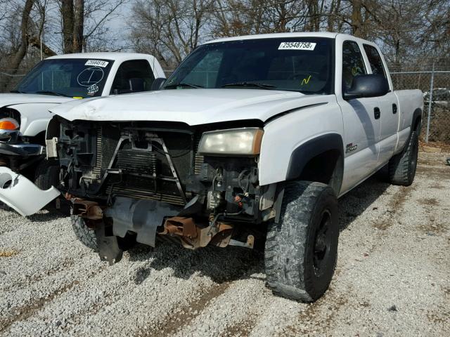 1GCHC23173F240187 - 2003 CHEVROLET SILVERADO WHITE photo 2