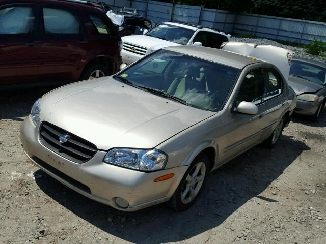 JN1CA31D7YT750764 - 2000 NISSAN MAXIMA GLE GOLD photo 2