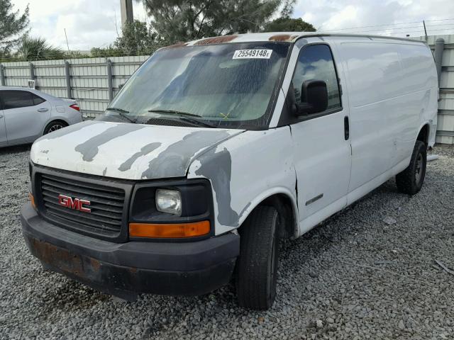 1GTHG39U351912693 - 2005 GMC SAVANA G35 WHITE photo 2