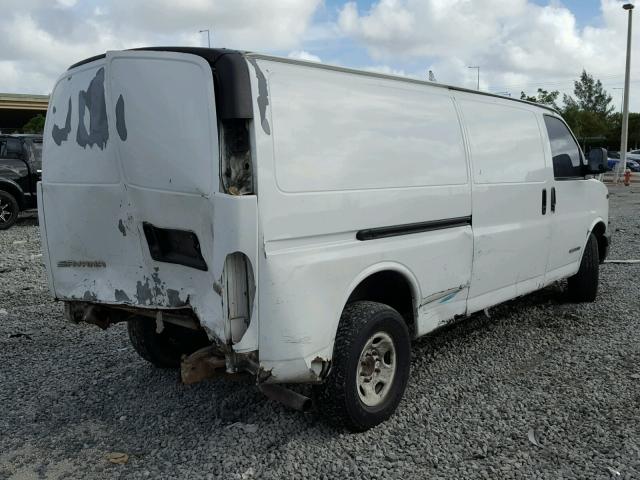 1GTHG39U351912693 - 2005 GMC SAVANA G35 WHITE photo 4