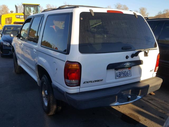 1FMZU32E6WZA49273 - 1998 FORD EXPLORER WHITE photo 3