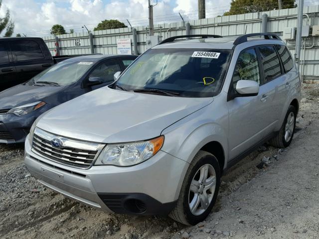 JF2SH63669H759255 - 2009 SUBARU FORESTER 2 SILVER photo 2