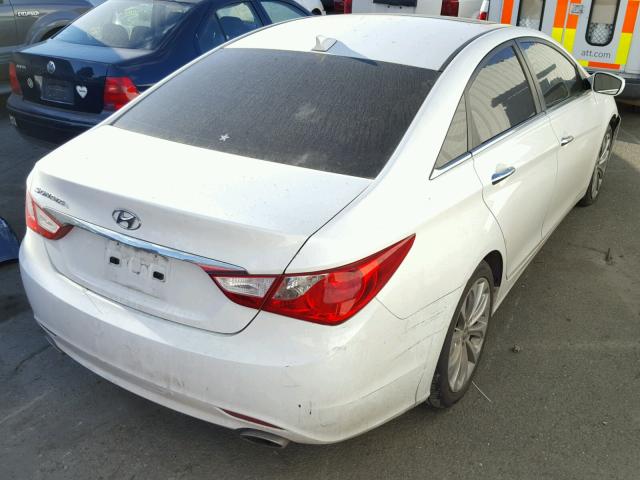 5NPEC4AC9DH681748 - 2013 HYUNDAI SONATA SE WHITE photo 4