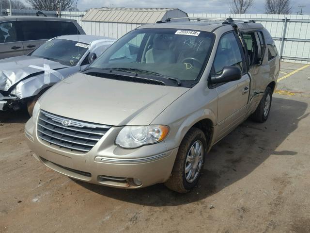 2C4GP64L05R594376 - 2005 CHRYSLER TOWN & COU GOLD photo 2