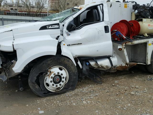 1FDNF7DCXHDB02276 - 2017 FORD F750 SUPER WHITE photo 9