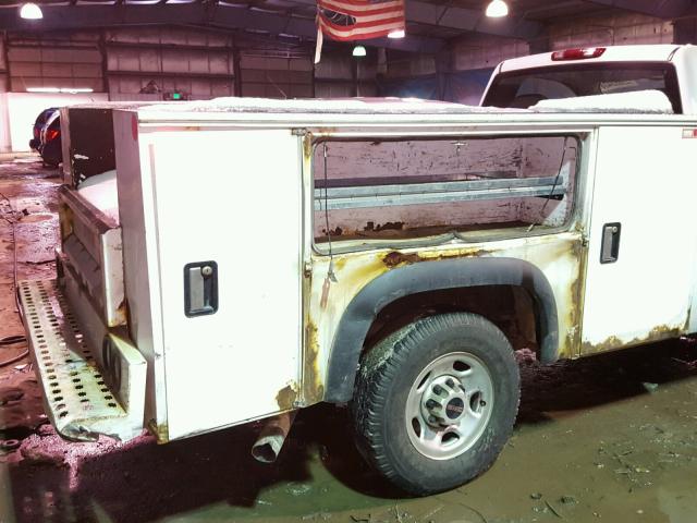 1GDHC24K57E583921 - 2007 GMC SIERRA C25 WHITE photo 9