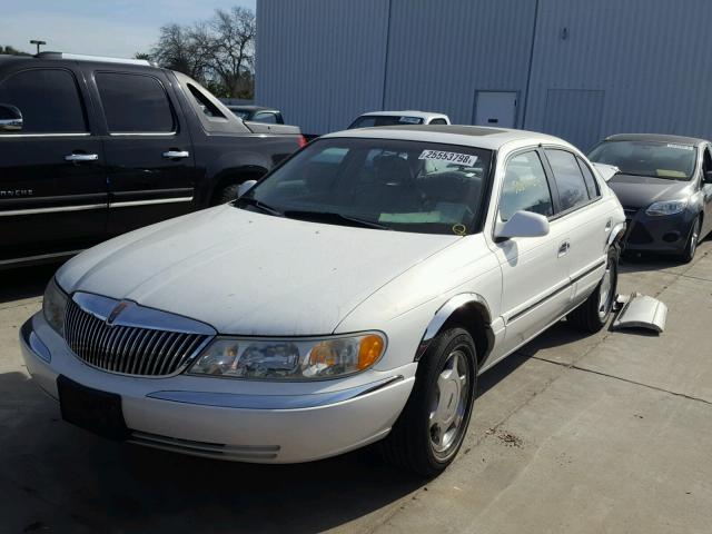 1LNHM97V92Y600612 - 2002 LINCOLN CONTINENTA WHITE photo 2