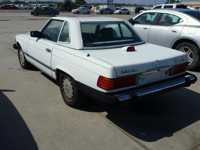 WDBBA48D8HA055675 - 1987 MERCEDES-BENZ 560 SL WHITE photo 3