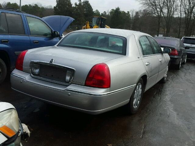 1LNHM83W53Y663944 - 2003 LINCOLN TOWN CAR C BEIGE photo 4