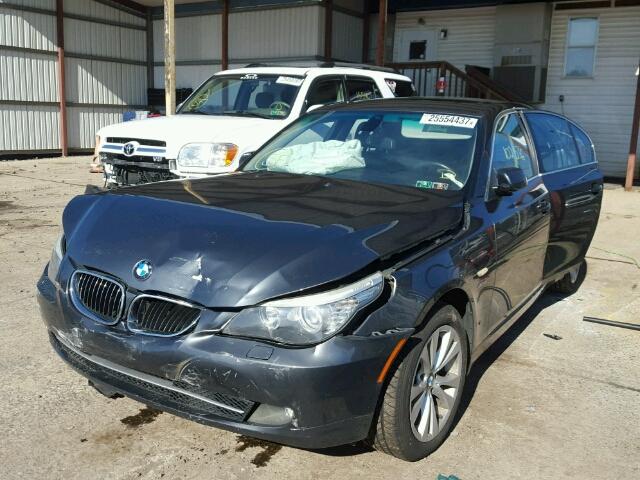 WBANV13519C156237 - 2009 BMW 528 GRAY photo 2