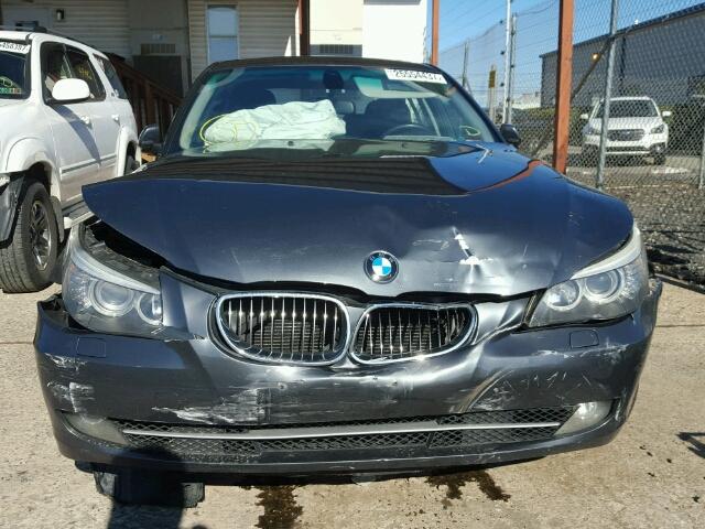 WBANV13519C156237 - 2009 BMW 528 GRAY photo 9