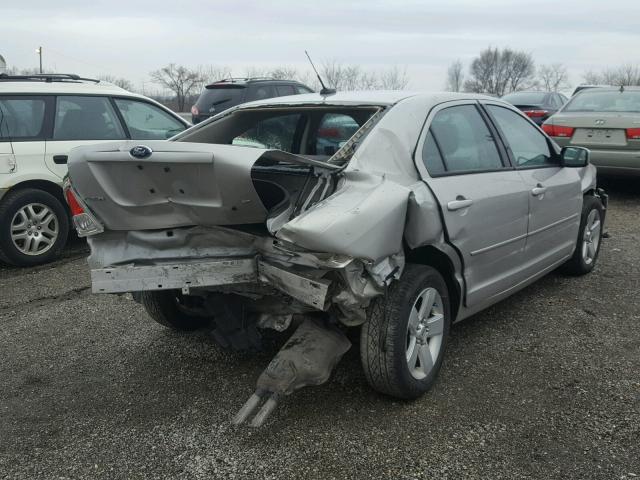 3FAHP07Z78R231840 - 2008 FORD FUSION SE SILVER photo 4