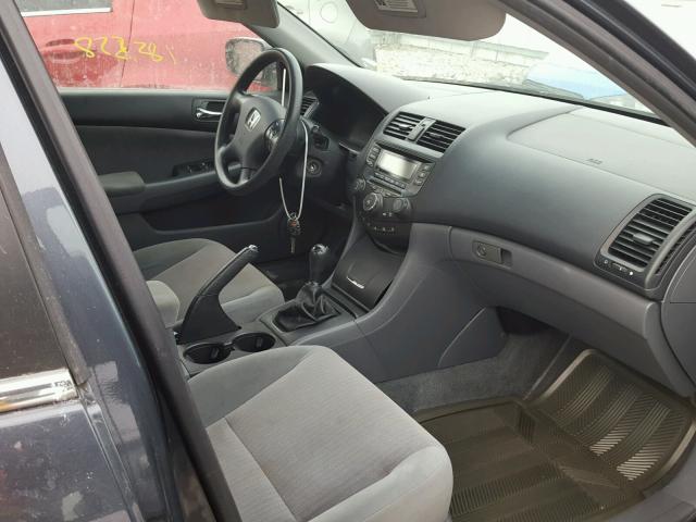 1HGCM55324A012797 - 2004 HONDA ACCORD LX BLUE photo 5