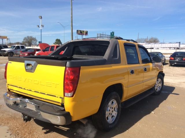 3GNEC13T73G330024 - 2003 CHEVROLET AVALANCHE YELLOW photo 4