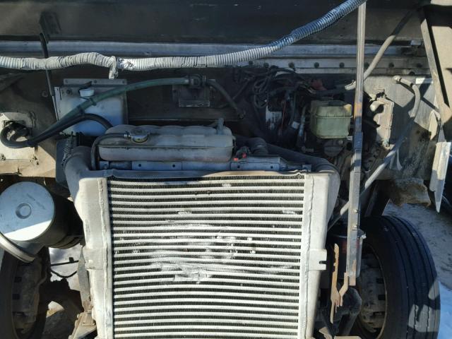 4UZABJCP14CM88890 - 2004 FREIGHTLINER CHASSIS M WHITE photo 7