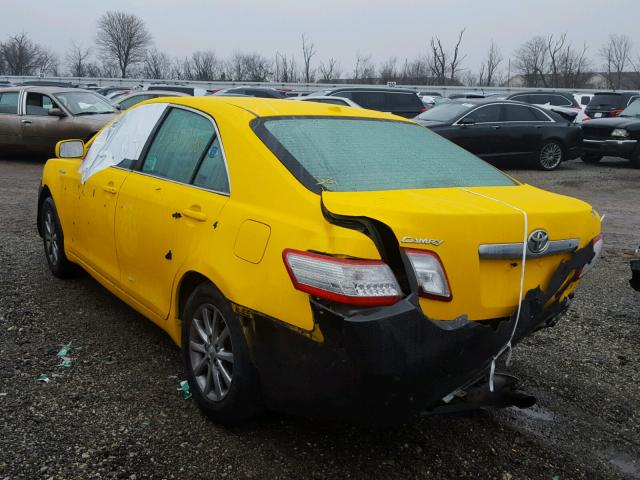 4T1BB3EK2BU137964 - 2011 TOYOTA CAMRY HYBR YELLOW photo 3