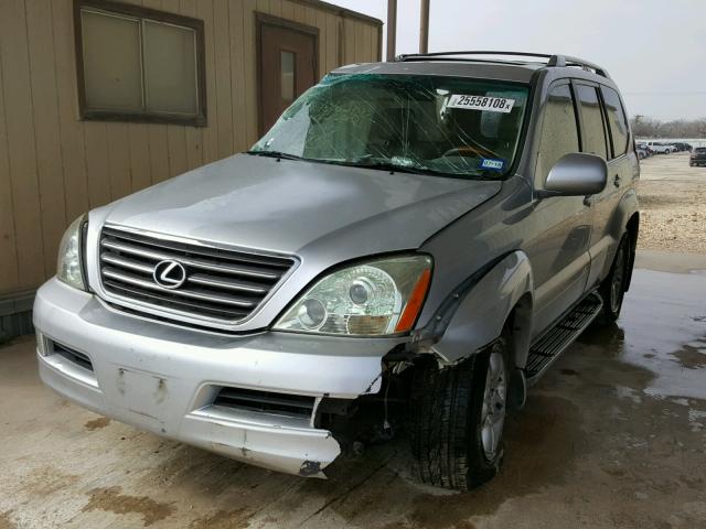 JTJBT20X860118697 - 2006 LEXUS GX 470 SILVER photo 2