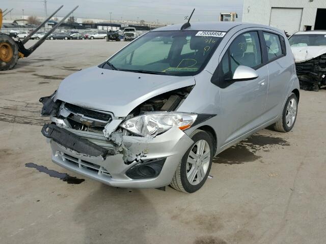 KL8CD6S9XFC722334 - 2015 CHEVROLET SPARK 1LT SILVER photo 2