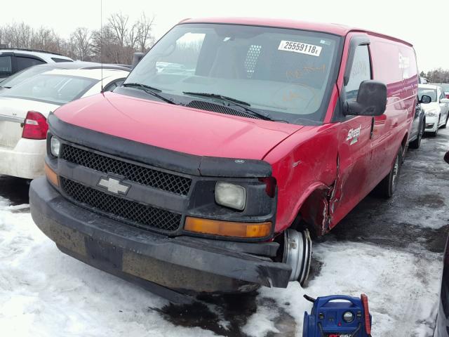 1GCGG25V451120699 - 2005 CHEVROLET EXPRESS G2 RED photo 2