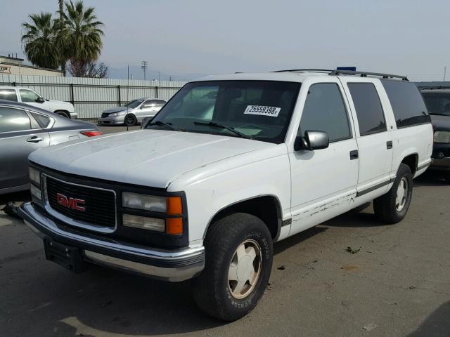 1GKFK16R3XJ700314 - 1999 GMC SUBURBAN K WHITE photo 2